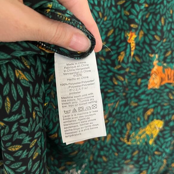 J. Crew Long Sleeve Button Down Neck Tie Blouse Animal Jungle Print Green XS - Picture 8 of 8